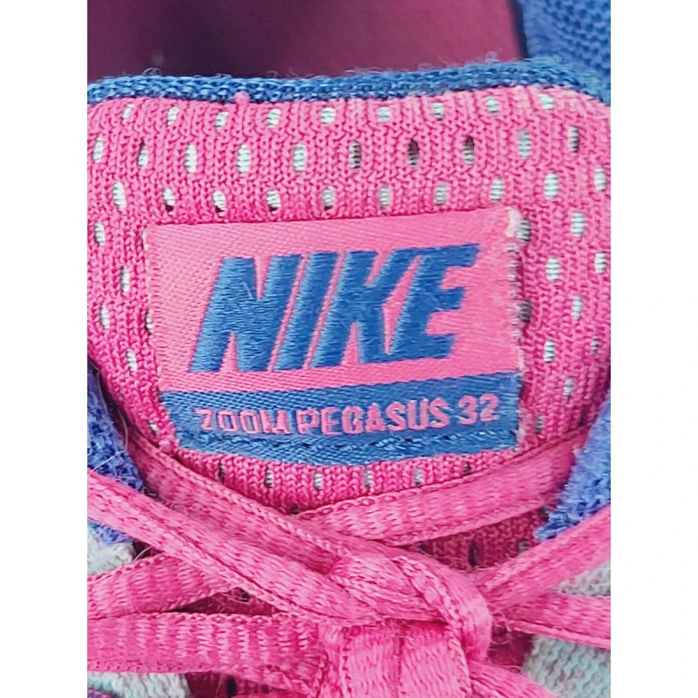 Nike lace up